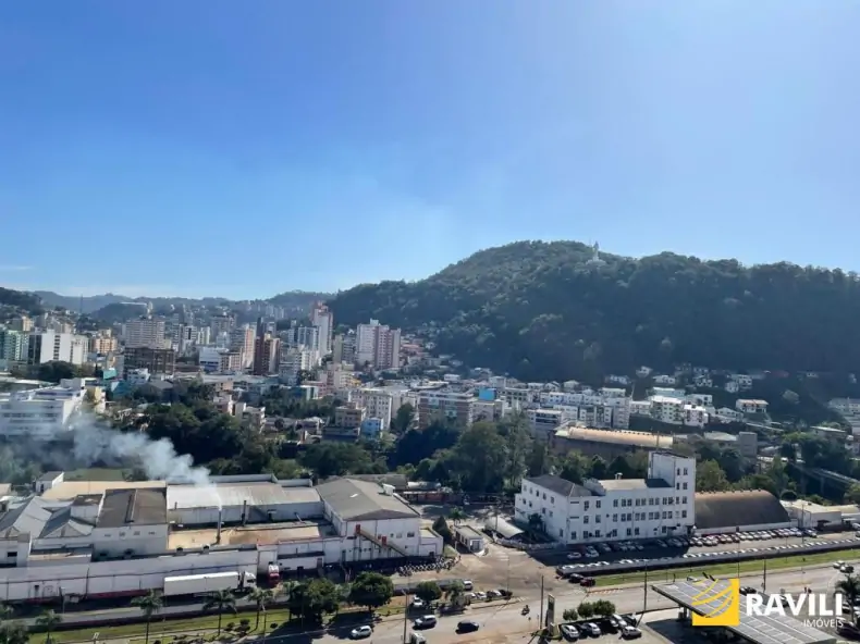 Apartamento na Planta no Ed. Malasia Towers!