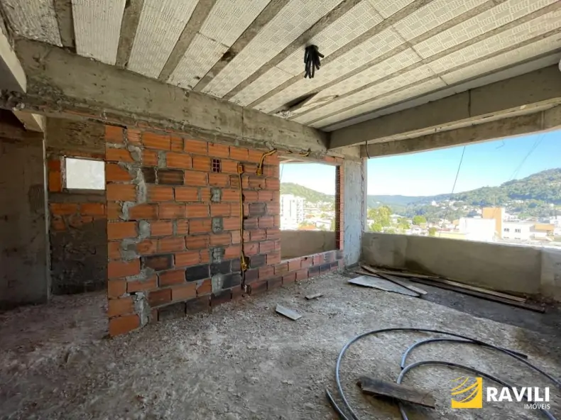 Apartamento na Planta no Ed. Malasia Towers!
