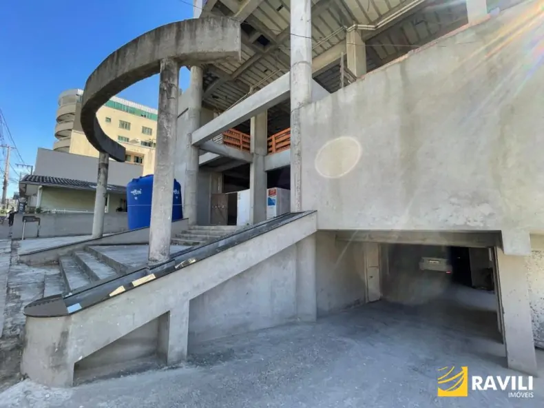 Apartamento na Planta no Ed. Malasia Towers!