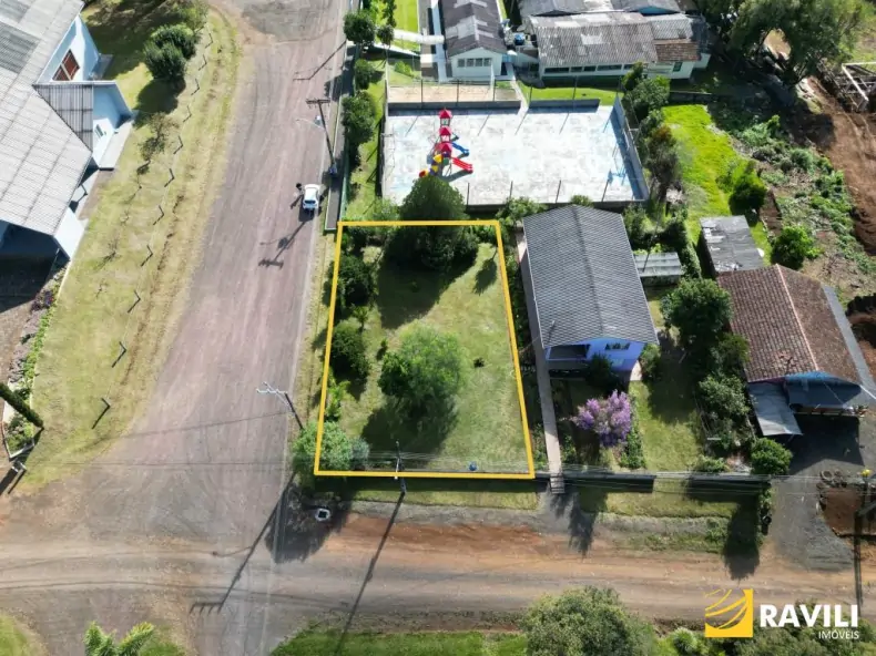 Terreno de Esquina Plano no Distrito de Nova Petropolis!