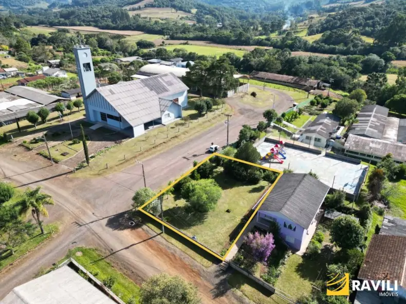 Terreno de Esquina Plano no Distrito de Nova Petropolis!