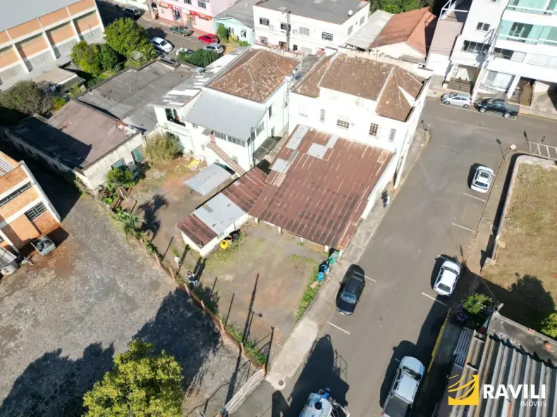  Terreno e Prédio Privilegiado no Centro de Luzerna para Venda!