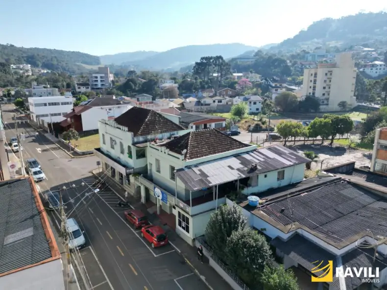  Terreno e Prédio Privilegiado no Centro de Luzerna para Venda!