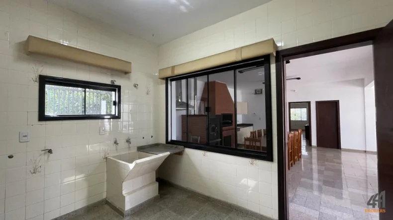 Belíssima Casa para Venda  e Locação  no Bairro Flor da Serra!