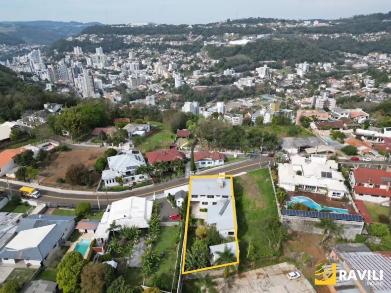 Belíssima Casa para Venda  e Locação  no Bairro Flor da Serra!
