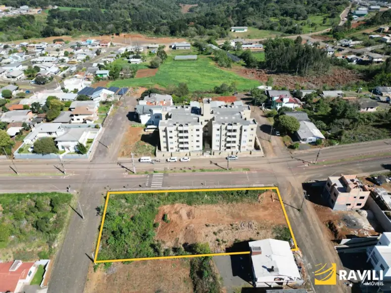 Terreno Amplo com Duas Esquinas em Catanduvas, para Investimento!