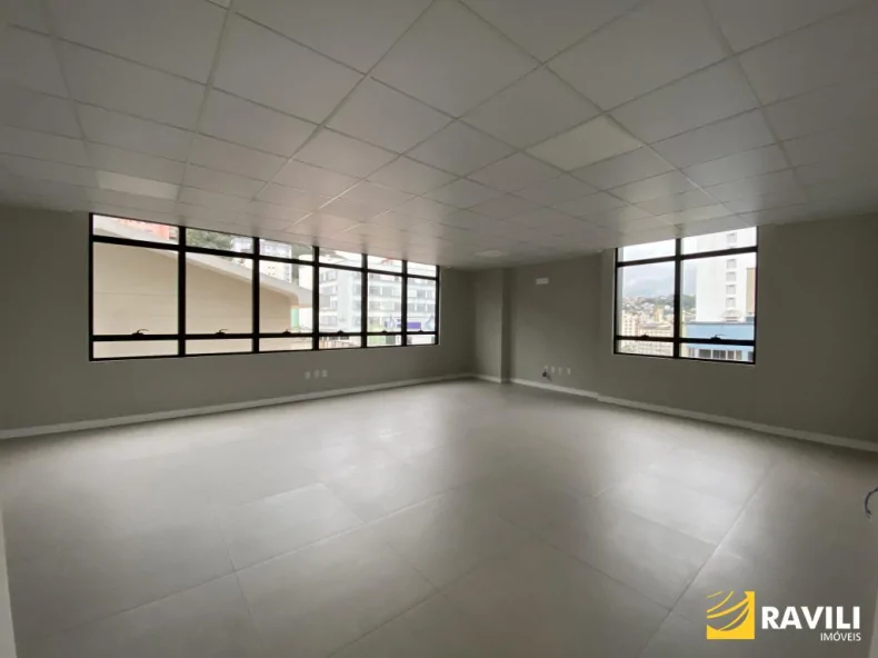 Sala Comercial para Venda no Edifício D'Agostini Empresarial!