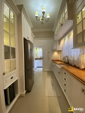 Casa Neocolonial Disponível para Venda!