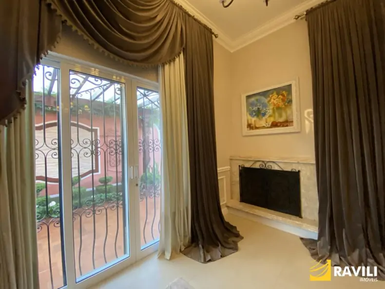Casa Neocolonial Disponível para Venda!