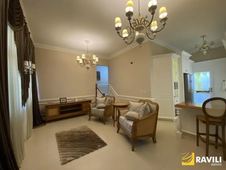 Casa Neocolonial Disponível para Venda!