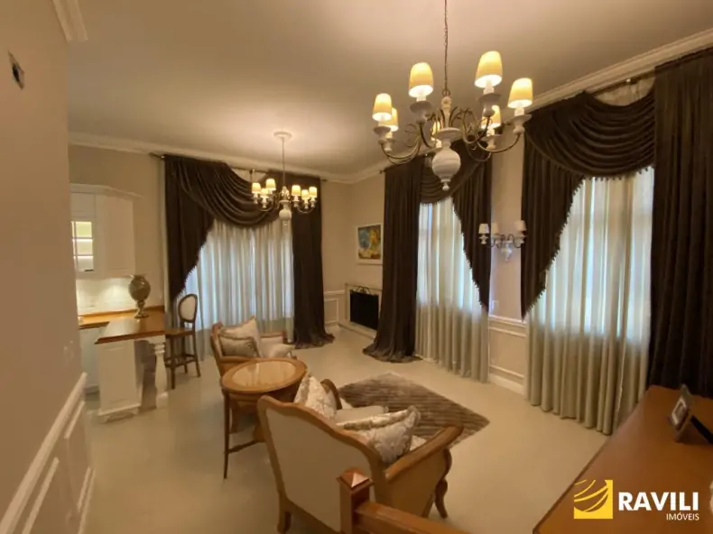 Casa Neocolonial Disponível para Venda!