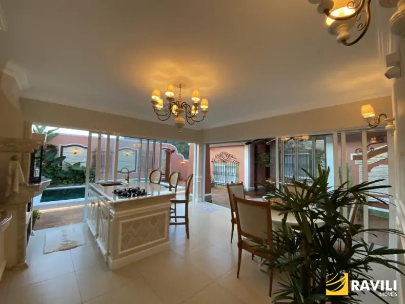 Casa Neocolonial Disponível para Venda!
