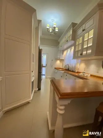 Casa Neocolonial Disponível para Venda!
