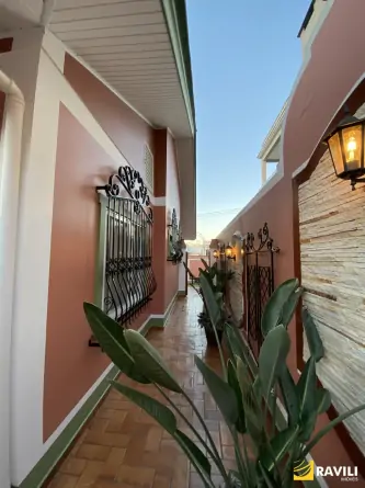 Casa Neocolonial Disponível para Venda!