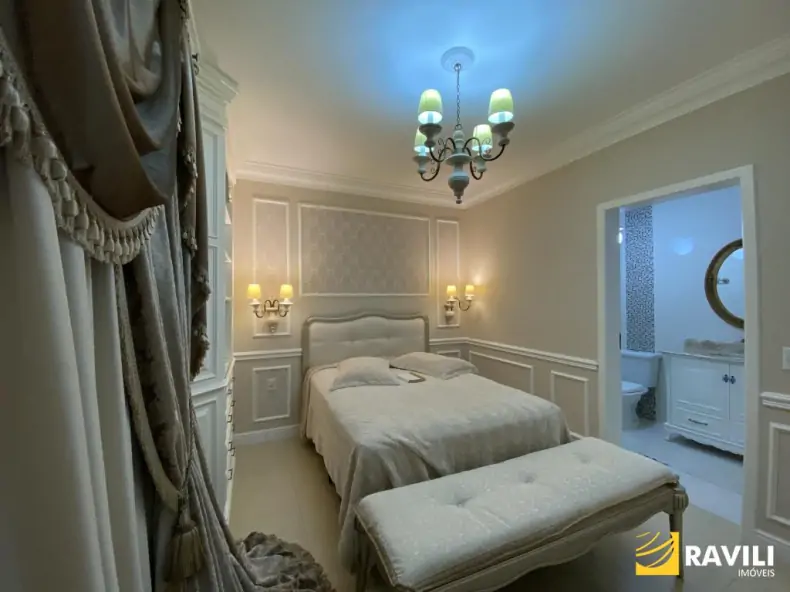 Casa Neocolonial Disponível para Venda!