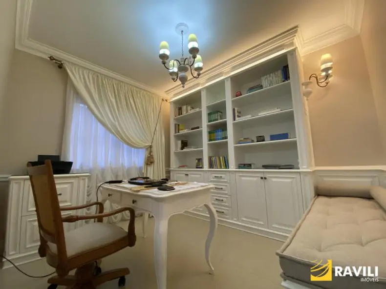 Casa Neocolonial Disponível para Venda!