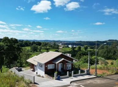 Casa Estilo Vila Rica, Muito Aconchegante, no Lot. Nossa Sra. de Fátima, Conhecido como Pegoraro,em Joaçaba!
