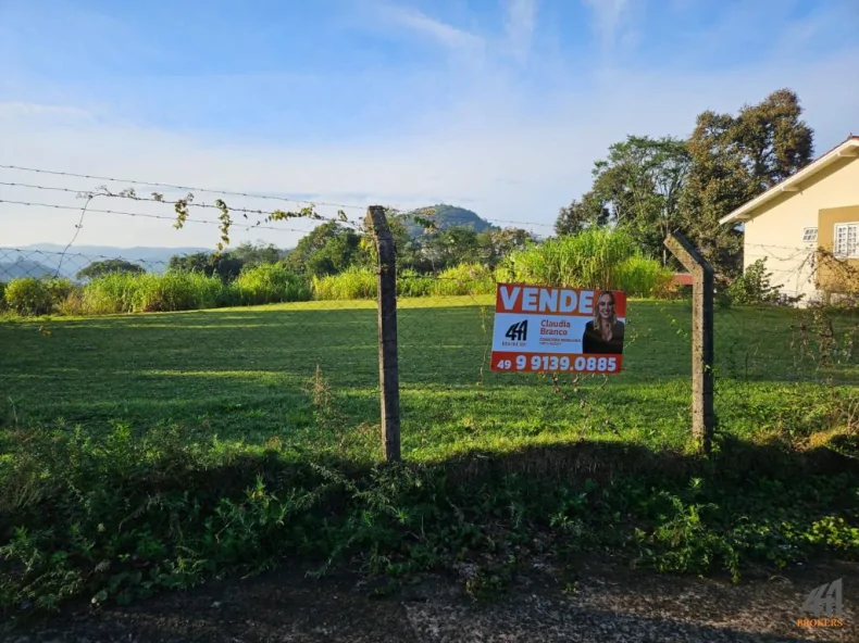 Terreno 3706 mts no Flor da Serra