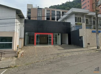  Estratégia e Logística: Próximo ao HUST